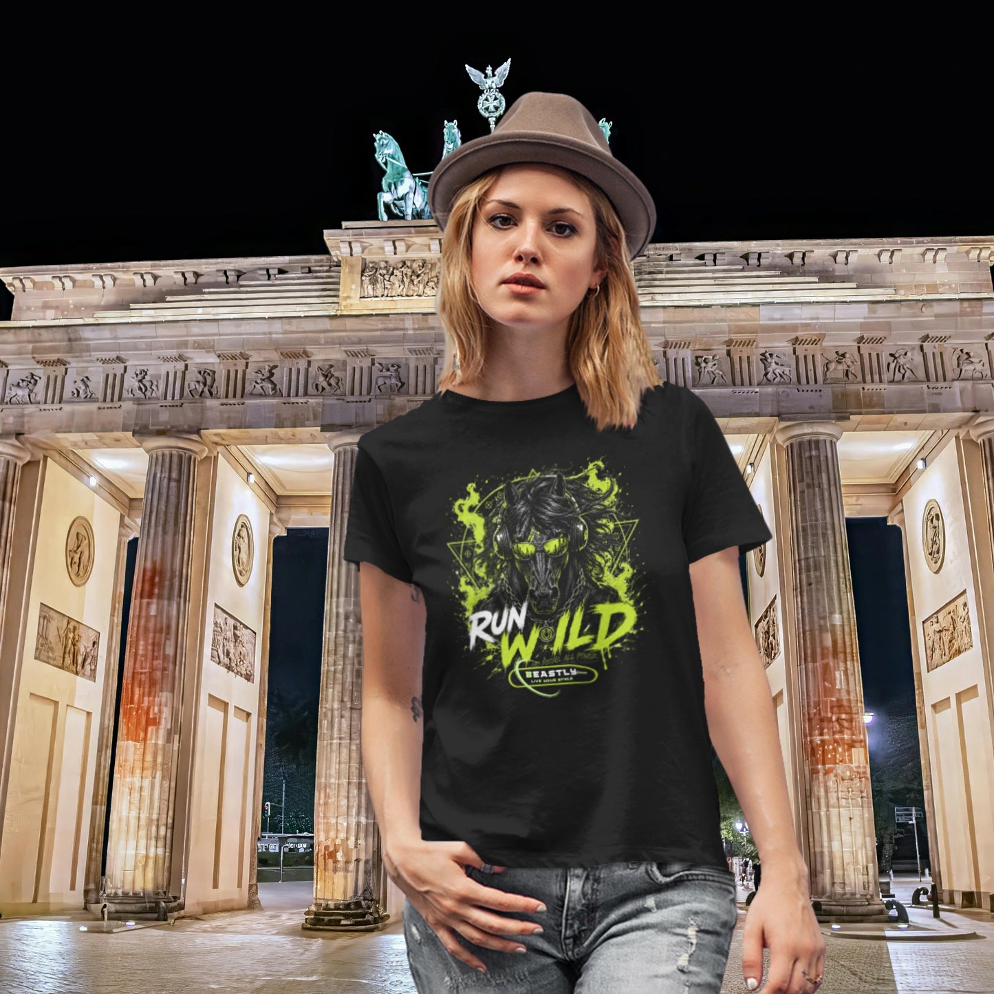 HigherBlanks Premium T-Shirt - BeastlyChic Marke HORSES UNTAMED
