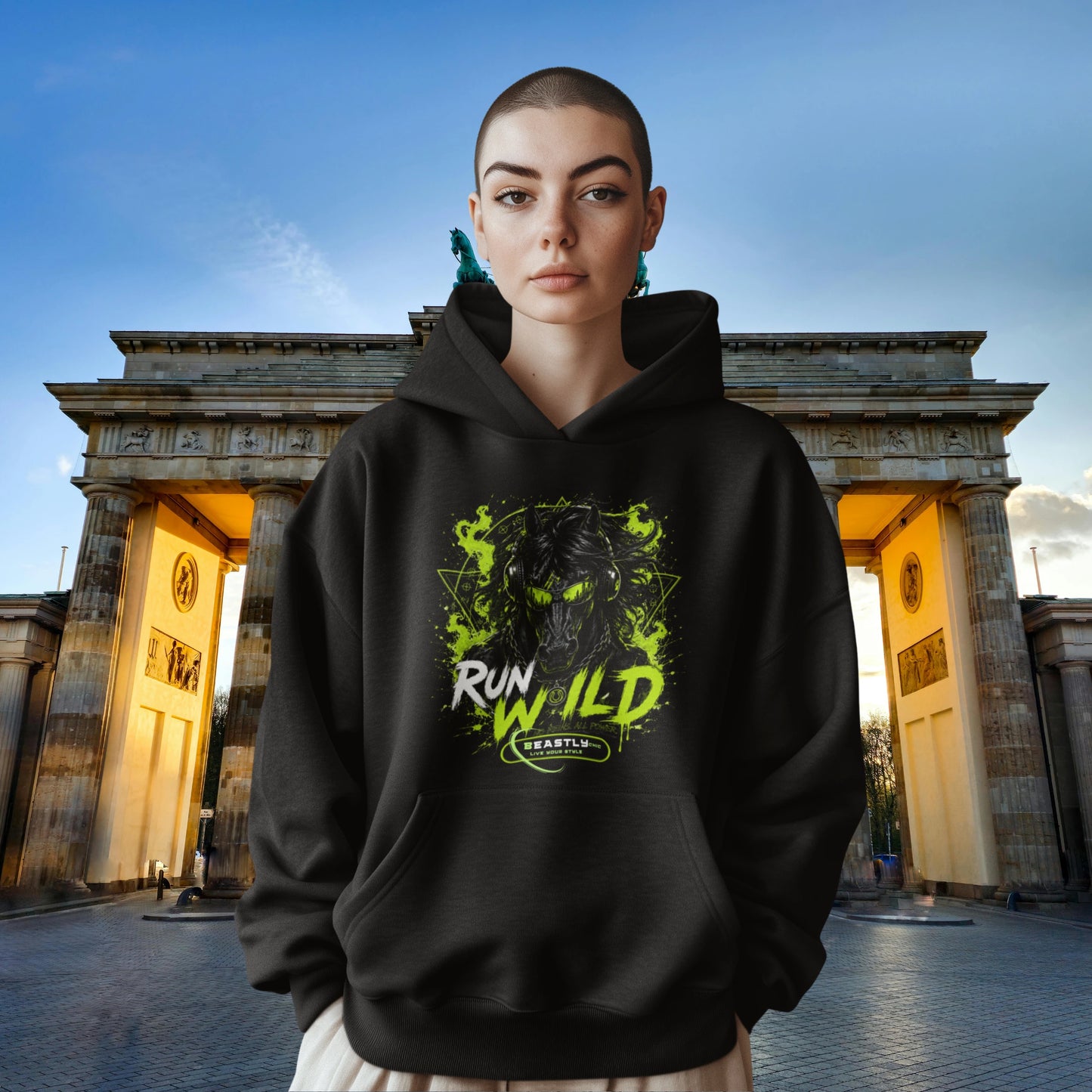 VACANCY Oversized Hoodie - BeastlyChic Marke HORSES UNTAMED