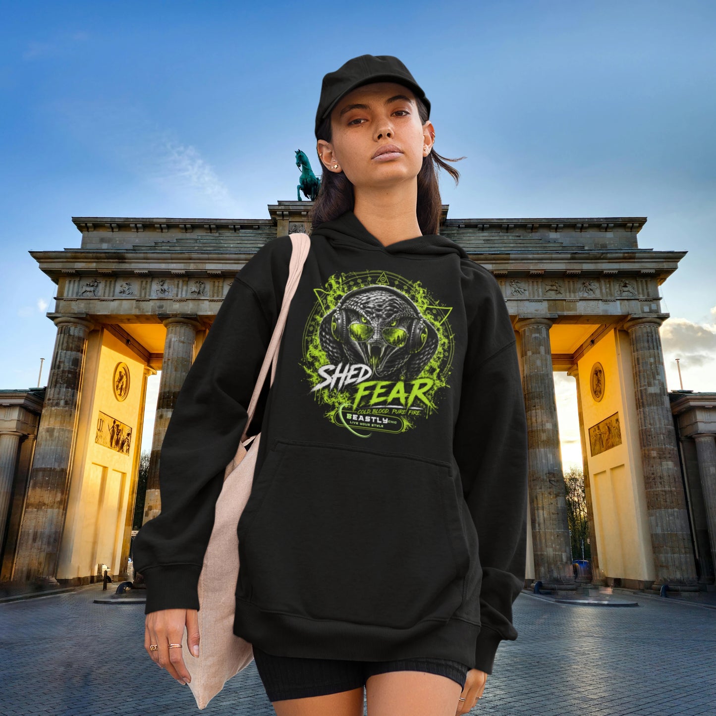 VACANCY Oversized Hoodie - BeastlyChic Marke REPTILES UNTAMED