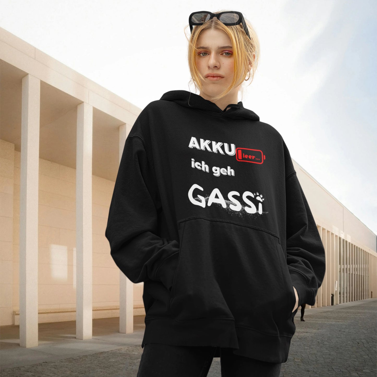 VACANCY Oversized Hoodie - AKKU leer ich geh GASSI