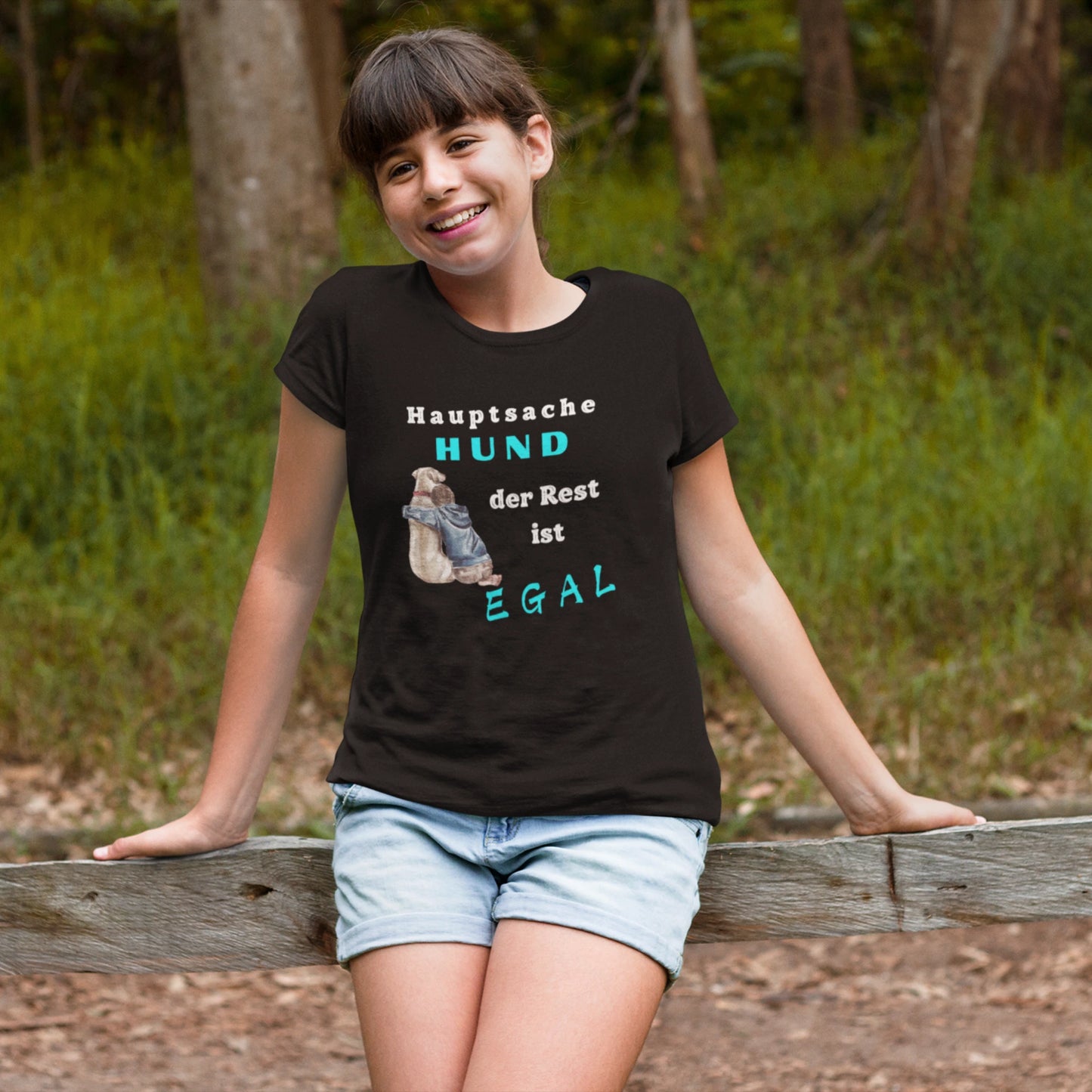 Kinder-T-Shirt mit Hundemotiv „Hauptsache Hund, der Rest ist egal“ – Galeriebild
