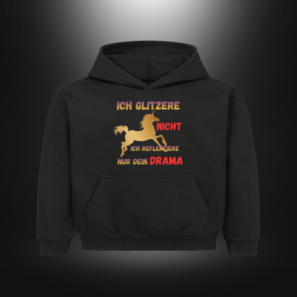 Kinder-Hoodie mit Statement „ICH GLITZERE NICHT ICH REFLEKTIERE NUR DEIN DRAMA“ in Schwarz