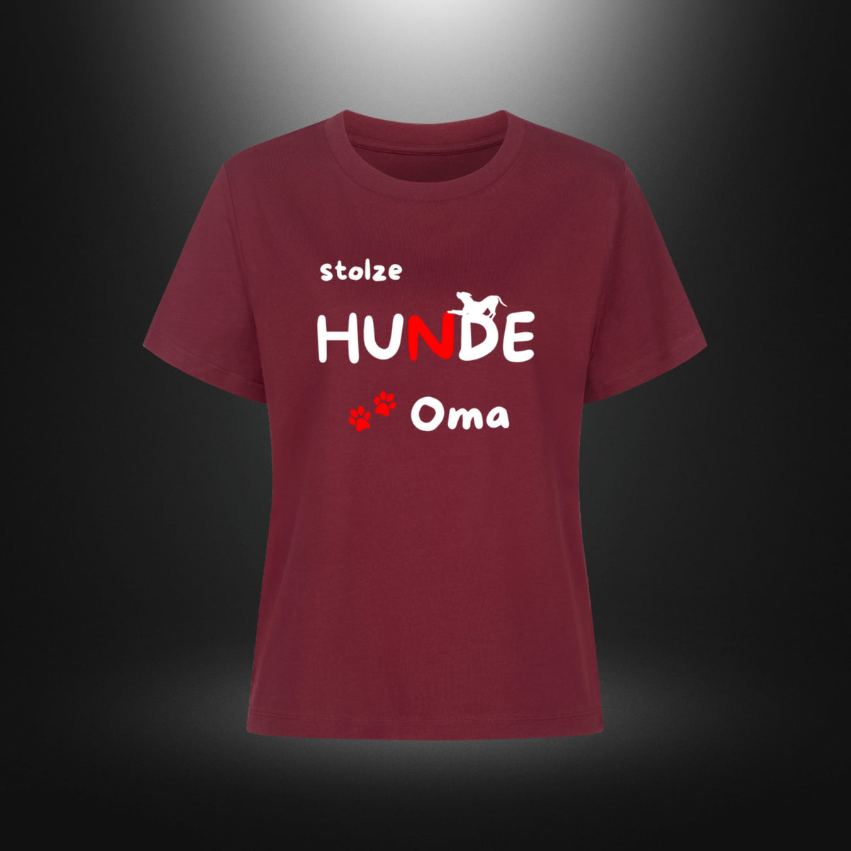 Burgunderfarbenes Damen T-Shirt mit weiß-rotem Aufdruck „stolze HUNDE Oma“, Hundesilhouette und Pfoten, Vorderansicht.
